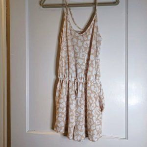 Pink Lily Pocket Jumper.  Small,  Tan and White